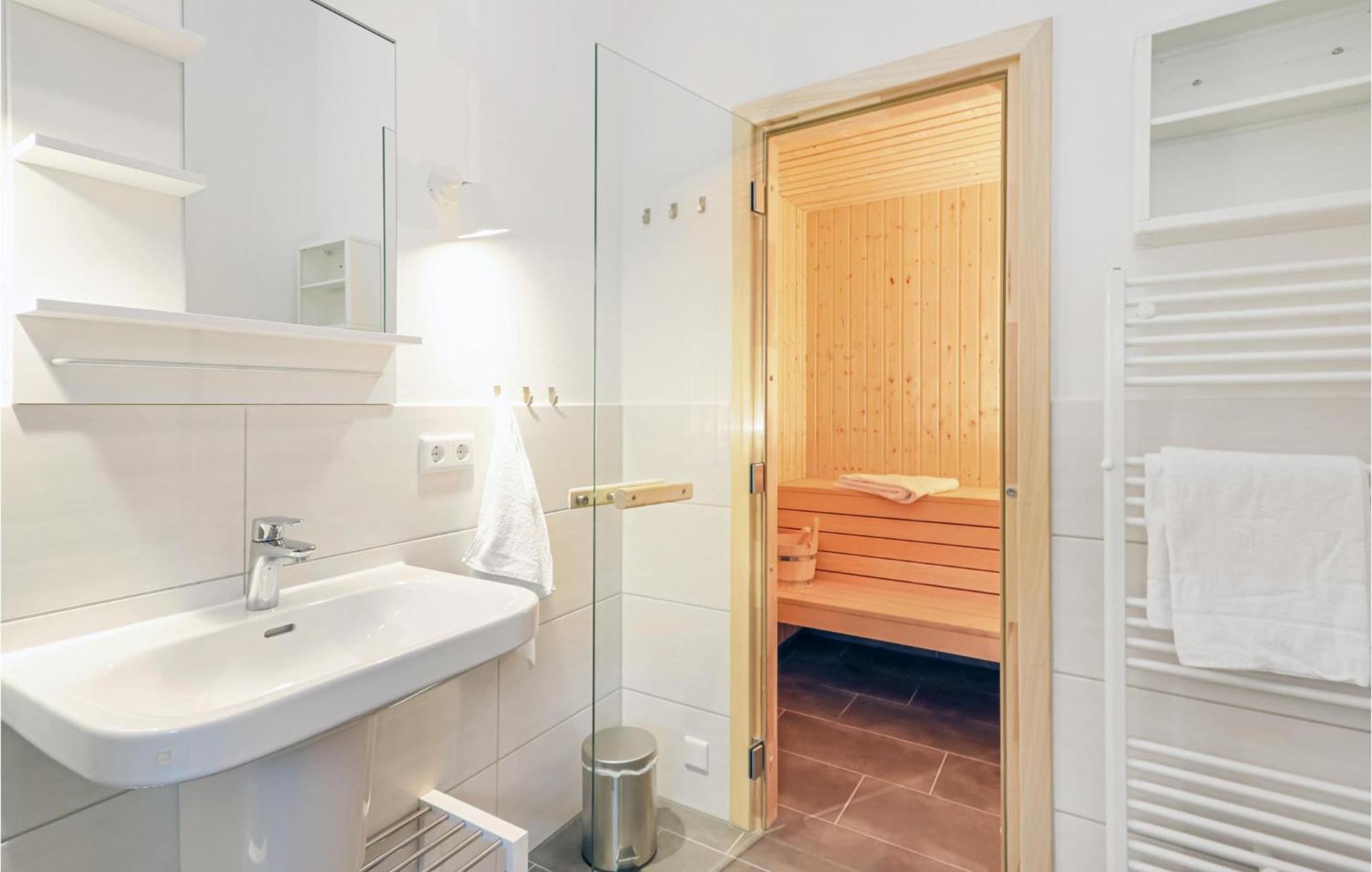 Cozy Home In Krems Ii-Warderbrueck With Wifi Gols Экстерьер фото